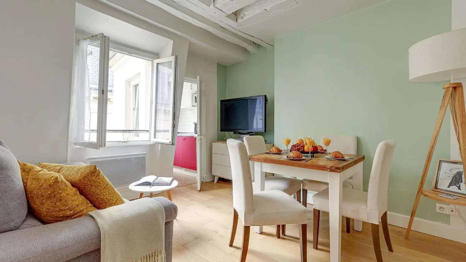 Bnbnova - 1Br - Pompidou & Central Paris 0*,  France