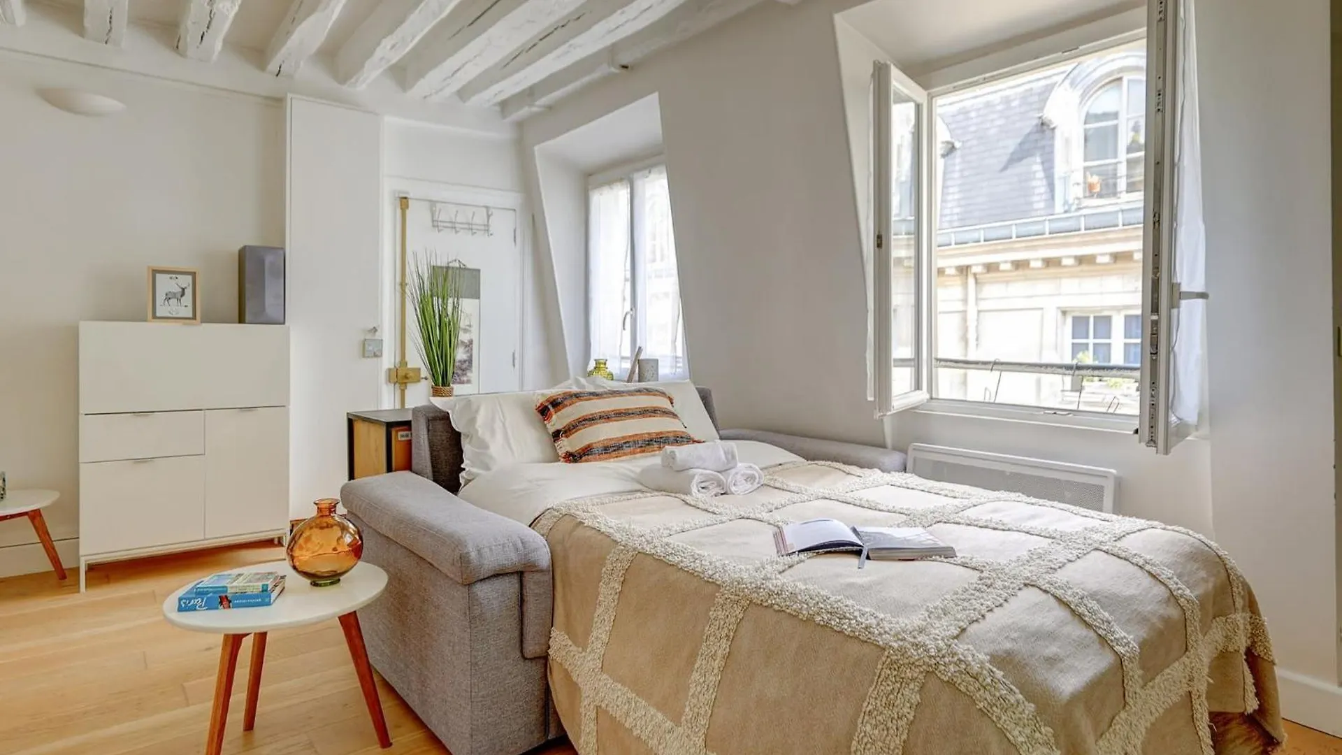 Apartment Bnbnova - 1Br - Pompidou & Central Paris France